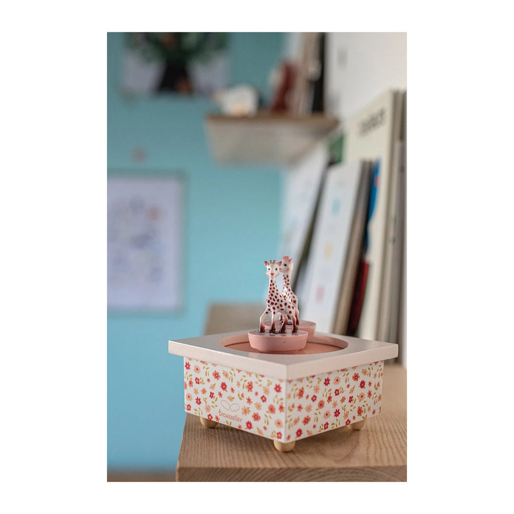 Trousselier Spieluhr tanzend Sophie la Girafe, Blumen magnetisch