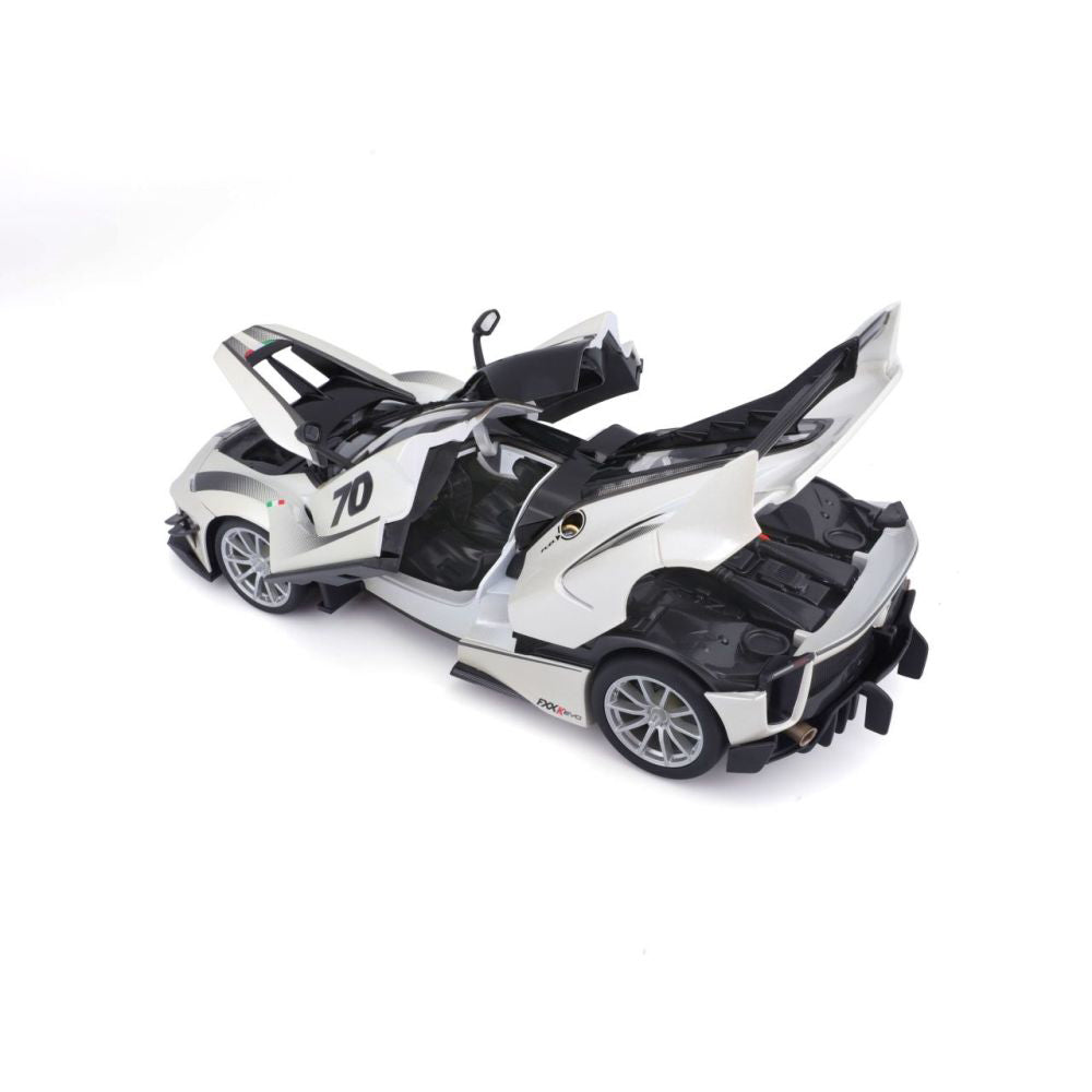 Bburago Ferrari Race & Play FXX-K EVO, weiss, 1:18