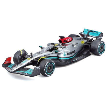 Bburago Mercedes-AMG F1 W13 E Performance Lewis Hamilton 2022, 1:43