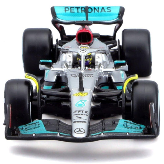 Bburago Mercedes-AMG F1 W13 E Performance Lewis Hamilton 2022, 1:43