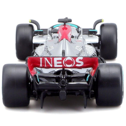 Bburago Mercedes-AMG F1 W13 E Performance Lewis Hamilton 2022, 1:43