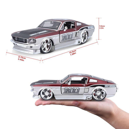 Maisto Ford Mustang GT 1967 Harley Davidson, 1:24