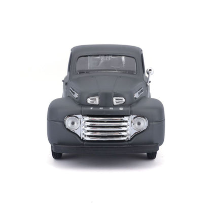 Maisto Ford F-1 Pickup 1948 Flathead Moto 1:24