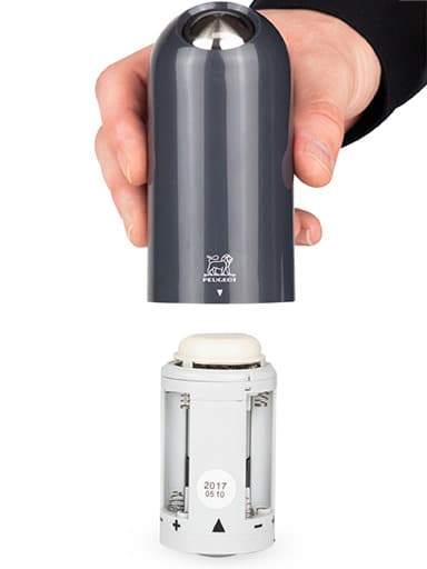 Peugeot Alaska pepper mill, 17 cm, black